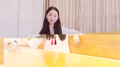 譚莉.jpg