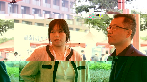 等候學生咨詢.jpg